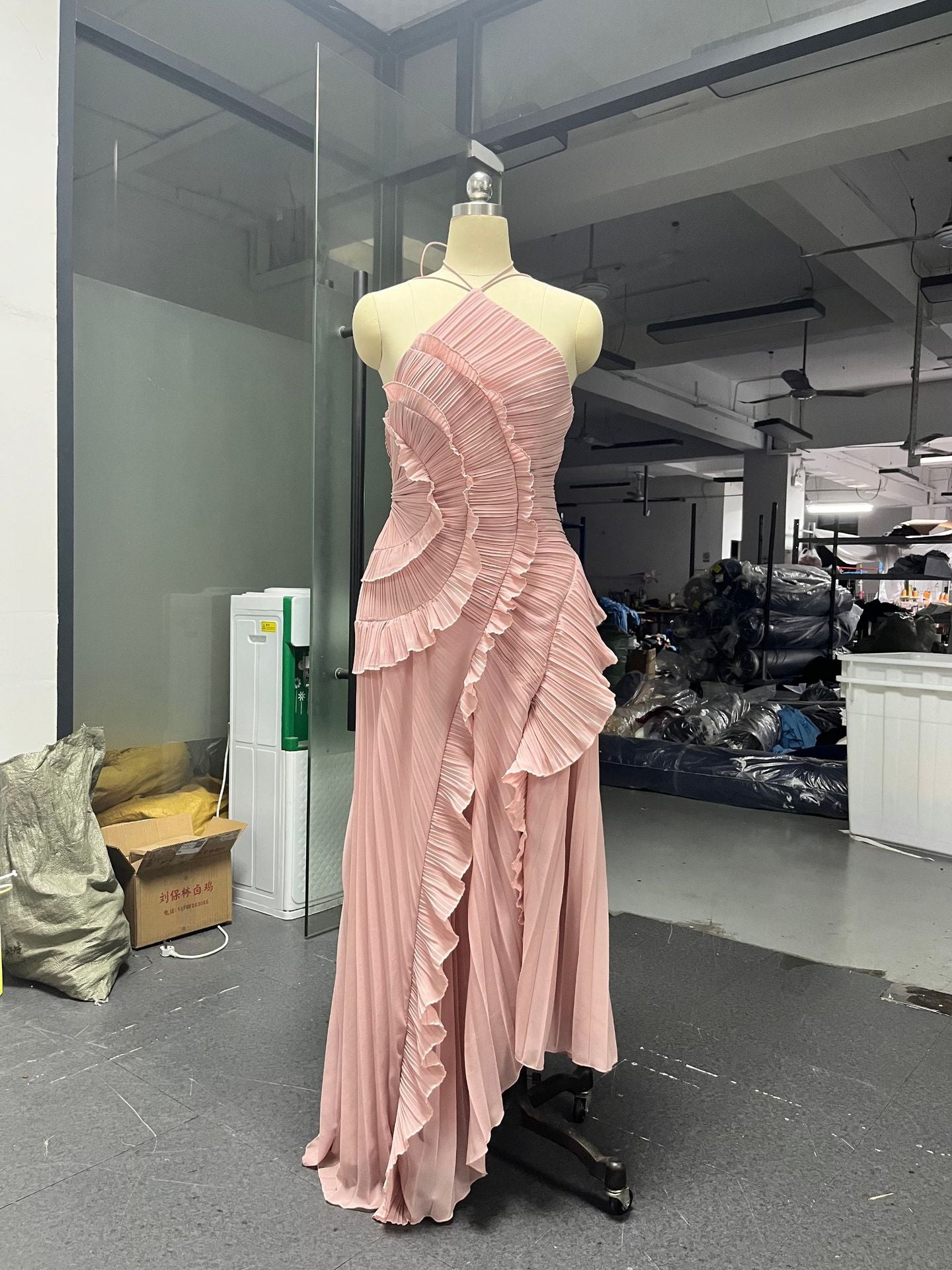 Romane | Robe plissée dos nu