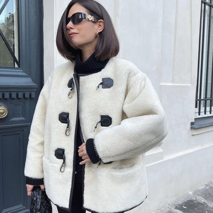 Isabelle | Cardigan cachemire chic à fermoir métallique