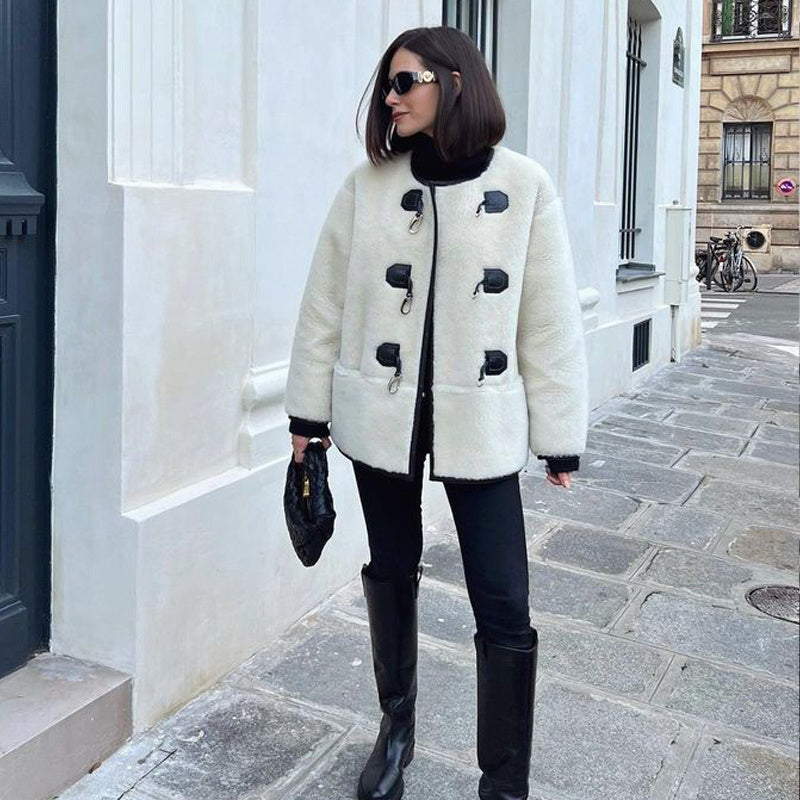 Isabelle | Cardigan cachemire chic à fermoir métallique